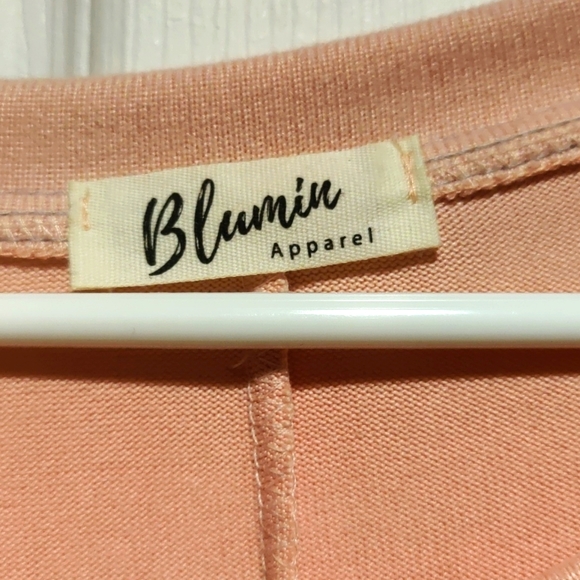 Pink with grey exposed stitching top by Blumin - Picture 2 of 4